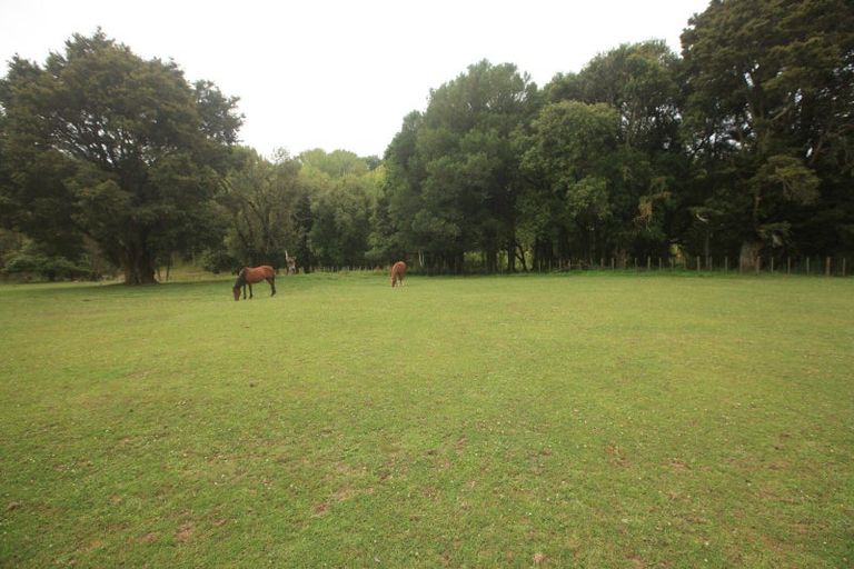 Photo of property in 1084 Kanakanaia Road, Whatatutu, Te Karaka, 4091