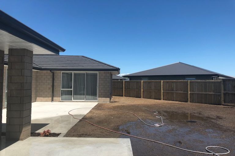 Photo of property in 21 Naeo Close, Papamoa Beach, Papamoa, 3118