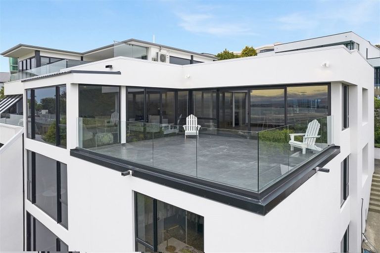 Photo of property in 11b Inverness Lane, Redcliffs, Christchurch, 8081