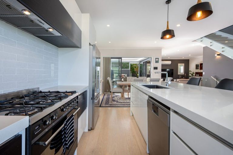 Photo of property in 131 Beach Road, Castor Bay, Auckland, 0620