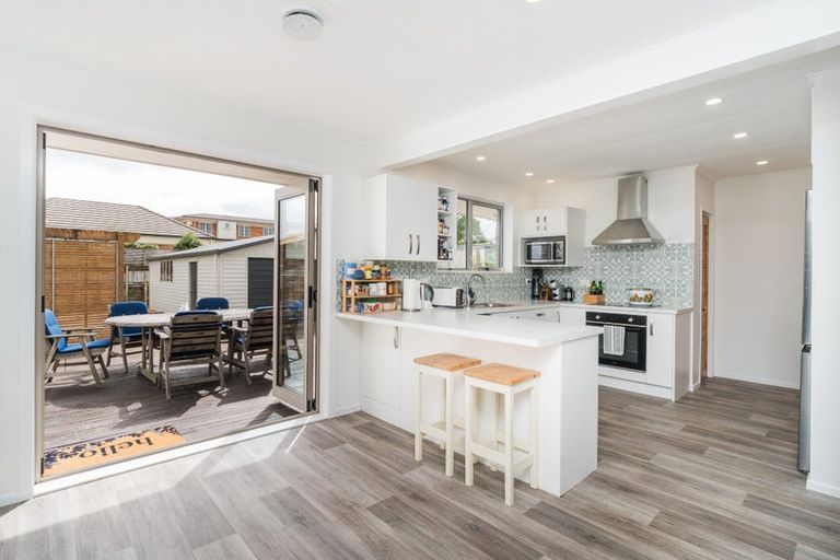 Photo of property in 25 Terry Crescent, Milson, Palmerston North, 4414