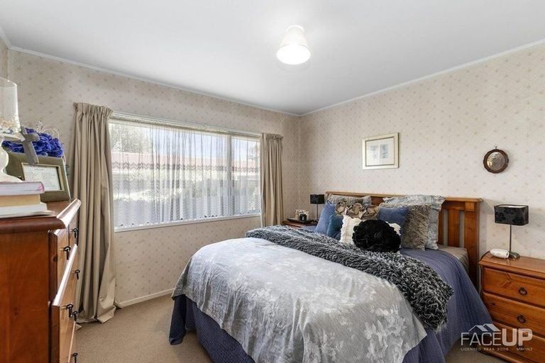 Photo of property in 1/14 Ti Nana Crescent, Henderson, Auckland, 0610