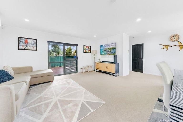 Photo of property in 11c Sturges Road, Henderson, Auckland, 0612