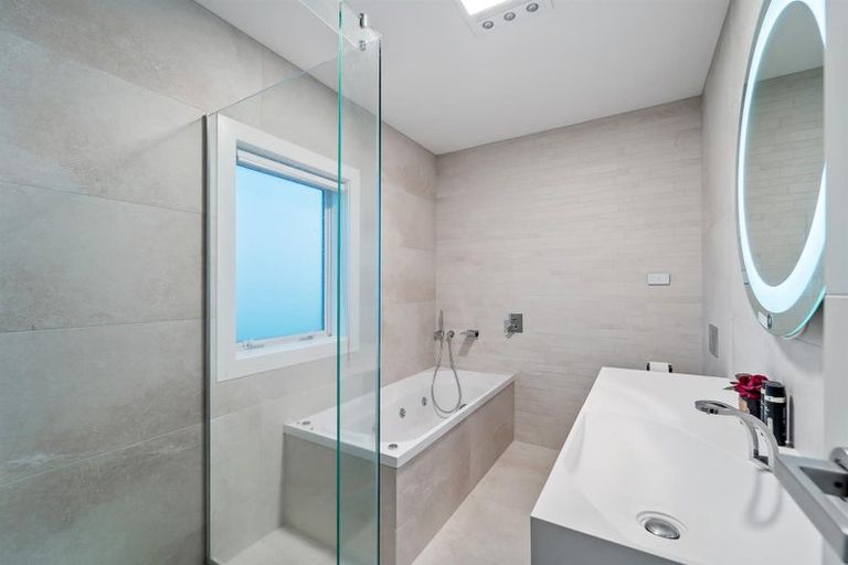 Photo of property in 27 Bearing Parade, Long Bay, Auckland, 0630