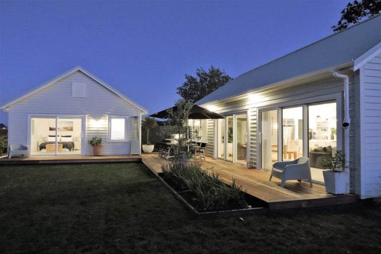 Photo of property in 14 Shearwater Lane, Point Wells, 0986