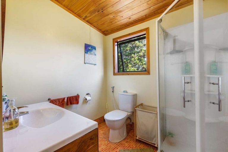 Photo of property in 882 South Head Road, South Head, Helensville, 0874