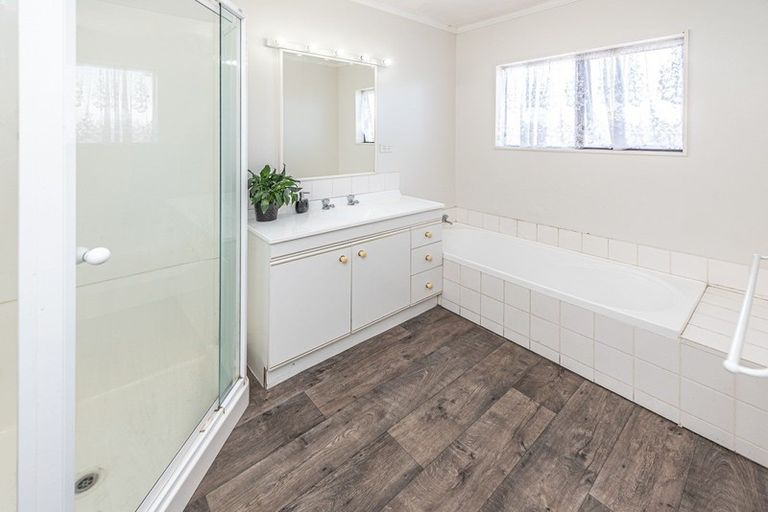 Photo of property in 2 Saint Helens Place, Tawhero, Whanganui, 4501