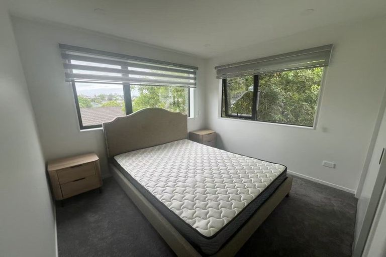 Photo of property in 9 Aralia Road, Sunnynook, Auckland, 0620