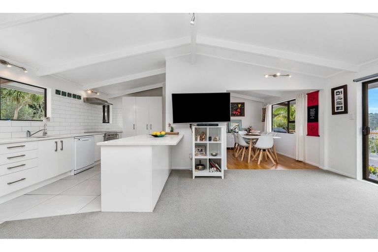 Photo of property in 673 Huia Road, Parau, Auckland, 0604