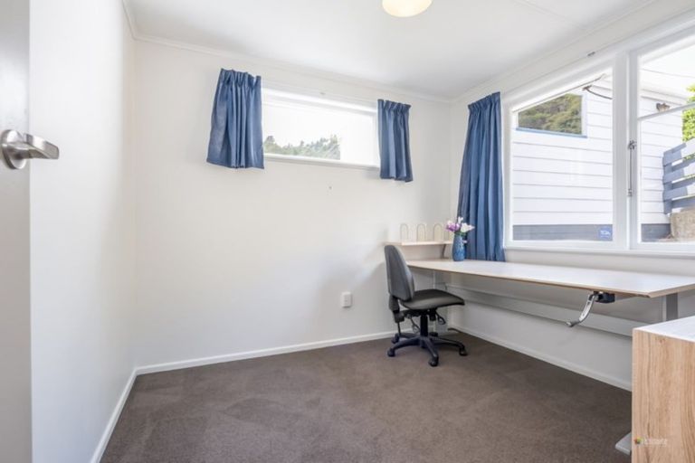 Photo of property in 16 John Street, Stokes Valley, Lower Hutt, 5019