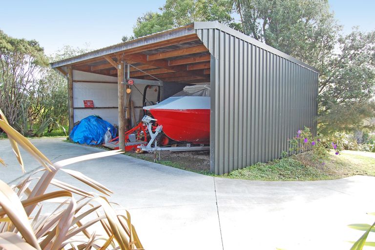 Photo of property in 32 Waterview Crescent, Kaiwaka, 0573