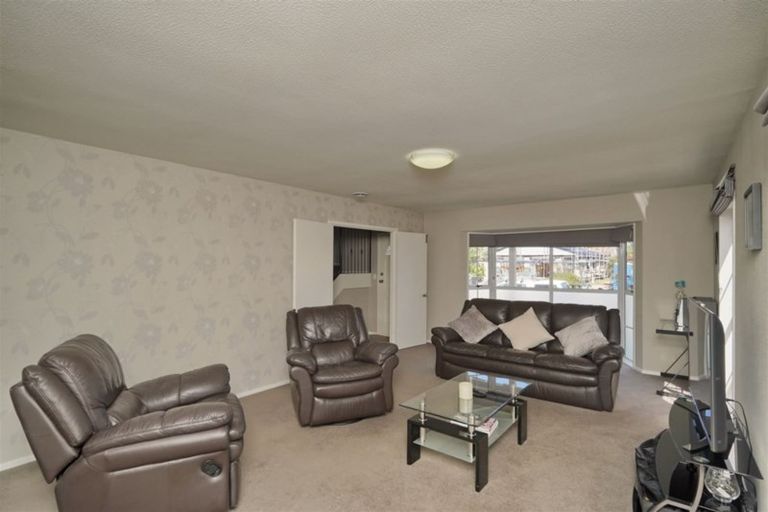 Photo of property in 6 Townshend Crescent, Halswell, Christchurch, 8025
