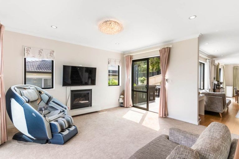 Photo of property in 40 Silver Moon Road, Albany Heights, Auckland, 0632