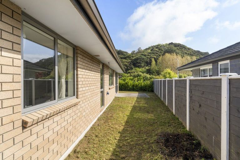 Photo of property in 3 Mooring Close, Whitby, Porirua, 5024
