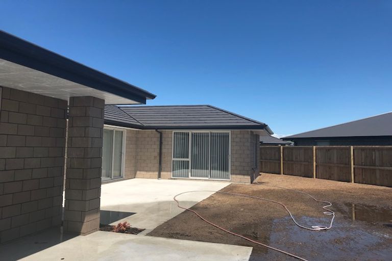 Photo of property in 21 Naeo Close, Papamoa Beach, Papamoa, 3118