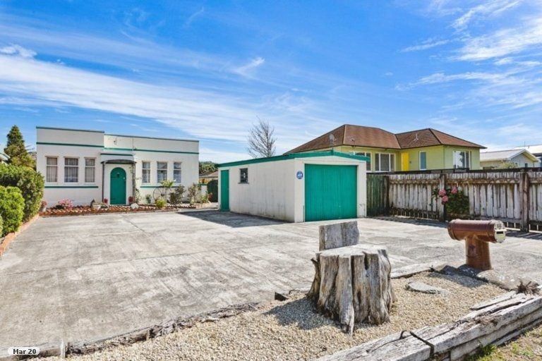 Photo of property in 68 Main Road, Titahi Bay, Porirua, 5022