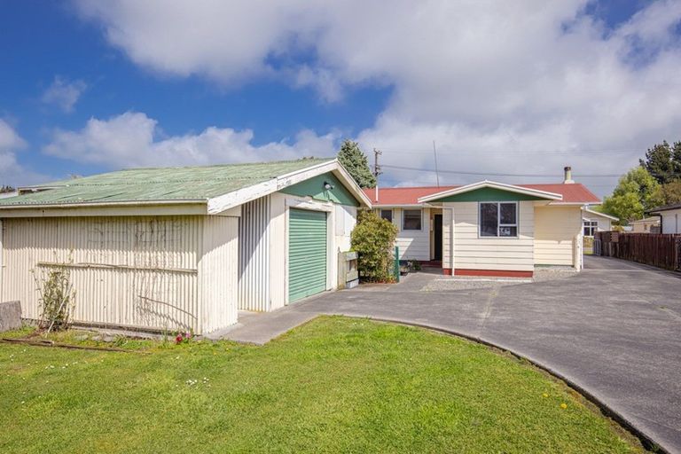 Photo of property in 13 Vera Street, Marton, 4710