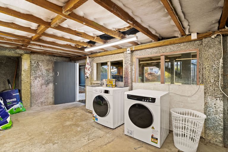 Photo of property in 5 Elwyn Crescent, Green Island, Dunedin, 9018