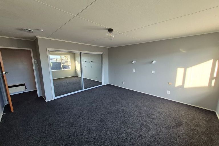 Photo of property in 22 Motuoapa Place, Kelvin Grove, Palmerston North, 4414