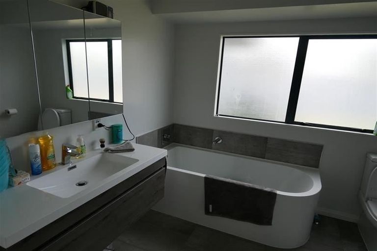 Photo of property in 53a Willis Road, Papakura, 2110