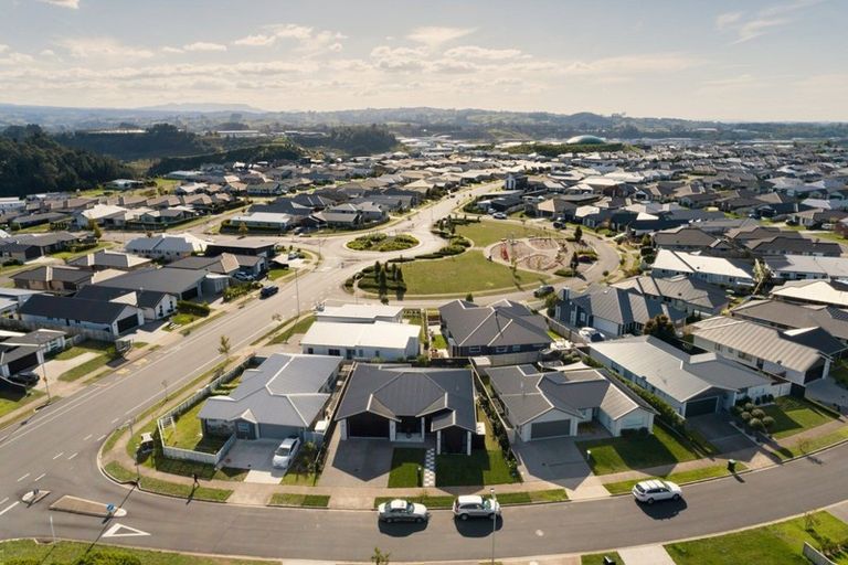 Photo of property in 34 Kahuparere Crescent, Pyes Pa, Tauranga, 3112