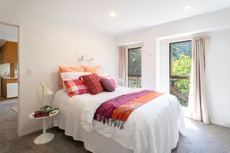 Photo of property in 18 Roys Road, Plimmerton, Porirua, 5026