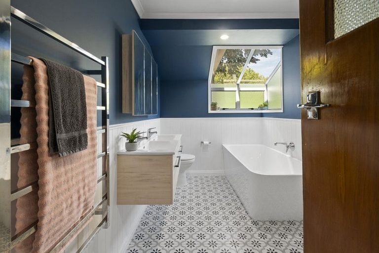 Photo of property in 18 Kent Crescent, Awapuni, Palmerston North, 4412