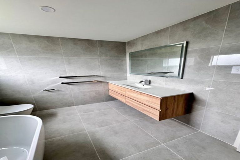 Photo of property in 20 Tiverton Crescent, Whalers Gate, New Plymouth, 4310