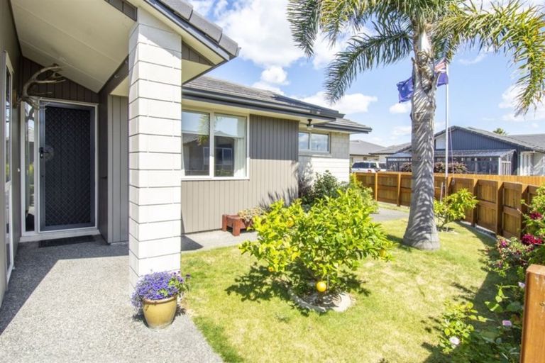 Photo of property in 1 Catamaran Way, Papamoa Beach, Papamoa, 3118