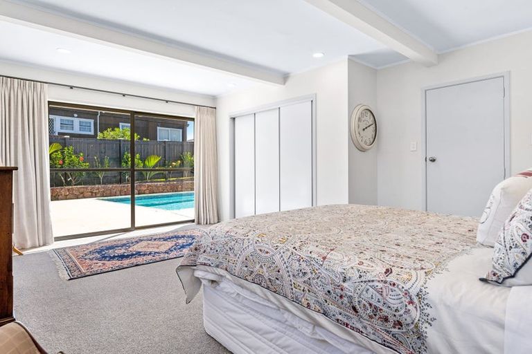 Photo of property in 20 Chatswood Grove, Chatswood, Auckland, 0626