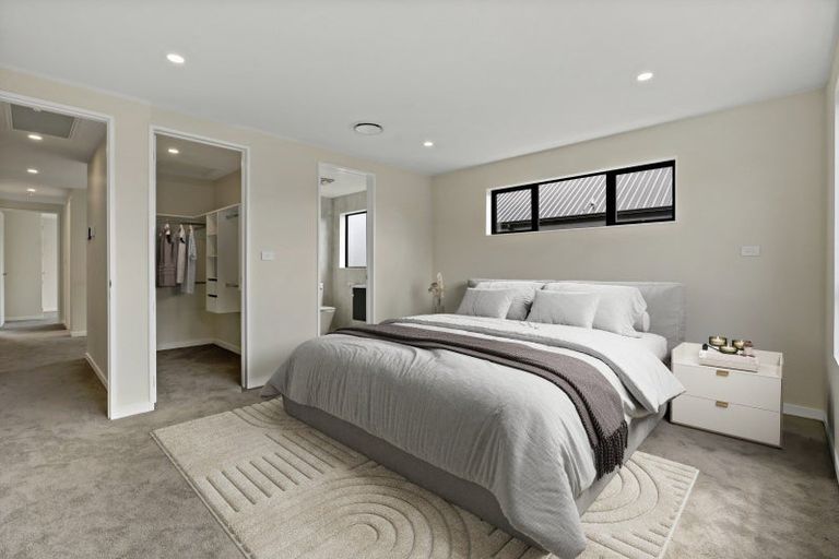 Photo of property in 18 Cara Avenue, Kumeu, 0810