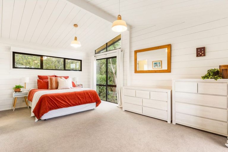 Photo of property in 32 Mcdowell Crescent, Hillcrest, Auckland, 0627