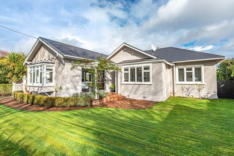 Photo of property in 17 Kent Road, Saint Johns Hill, Whanganui, 4501