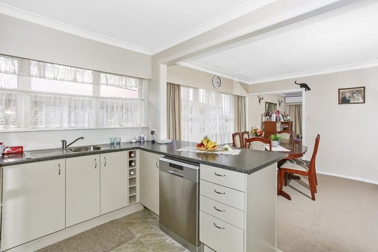 Photo of property in 26 Shirley Avenue, Papakura, 2110