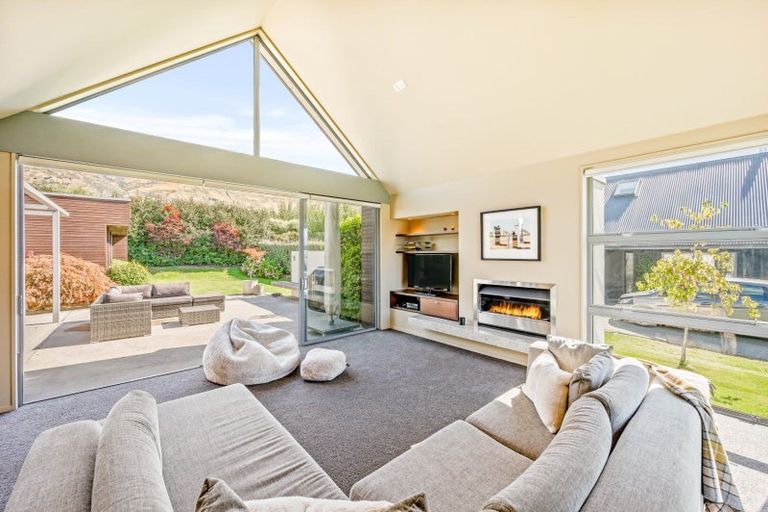 Photo of property in 125 Meadowstone Drive, Wanaka, 9305