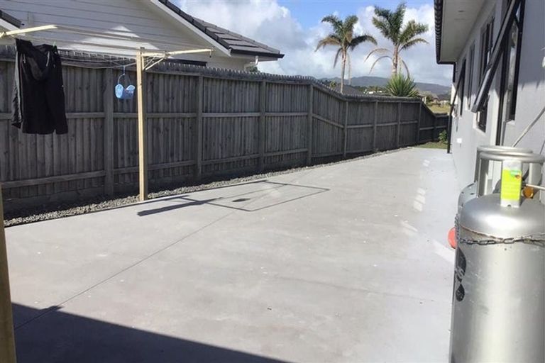 Photo of property in 25 O'farrell Drive, One Tree Point, 0118