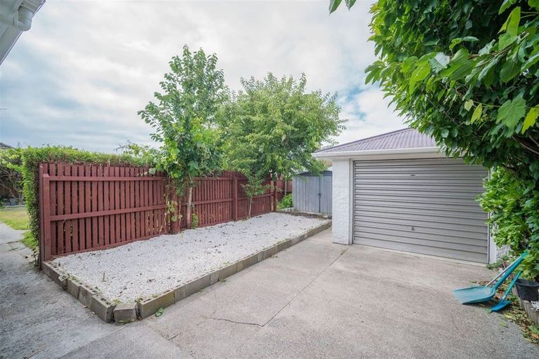 Photo of property in 53 Greendale Avenue, Avonhead, Christchurch, 8042