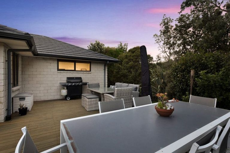 Photo of property in 15 Ian Place, Waihi Beach, 3611