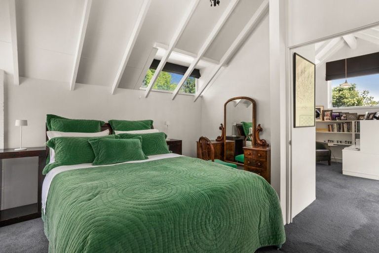 Photo of property in 15 Muritai Crescent, Havelock North, 4130