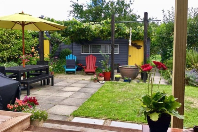 Photo of property in 8 Seddon Street, Carterton, 5713