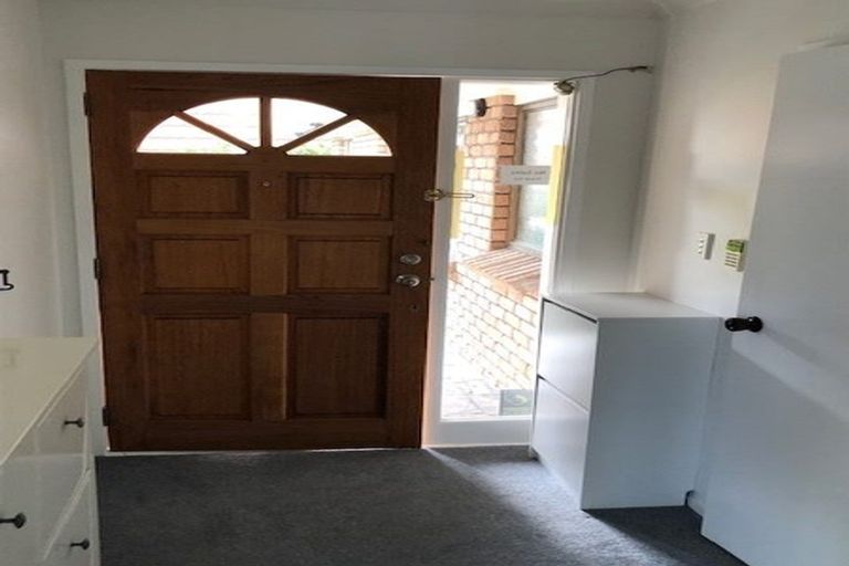 Photo of property in 7 Puawai Place, Northcote, Auckland, 0627