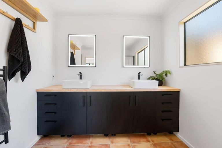 Photo of property in 22 Hoyte Place, Pukehangi, Rotorua, 3015