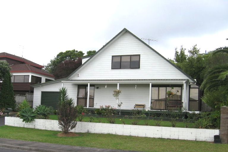 Photo of property in 13 Petrel Place, Massey, Auckland, 0614