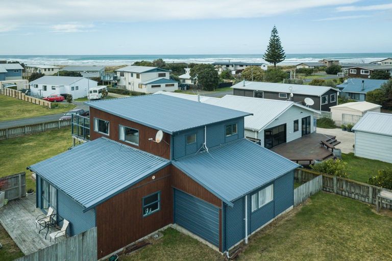 Photo of property in 8 Te Paerahi Road, Porangahau, 4293