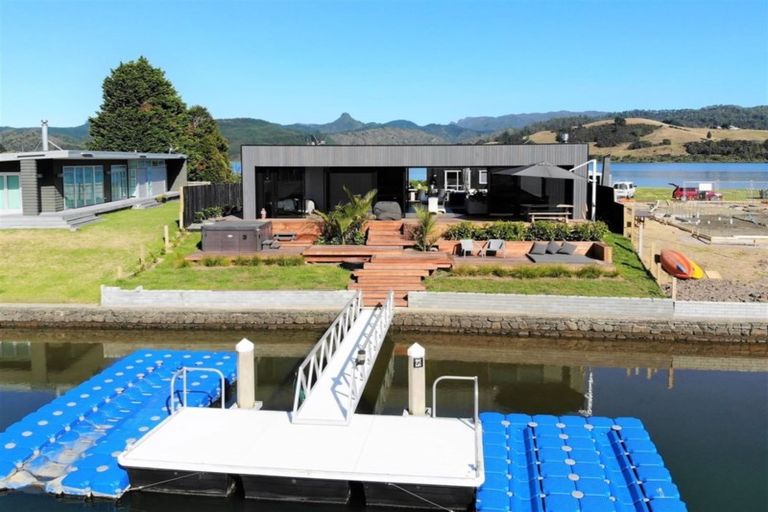 Photo of property in 142 Waterways Parade, Pauanui, Hikuai, 3579