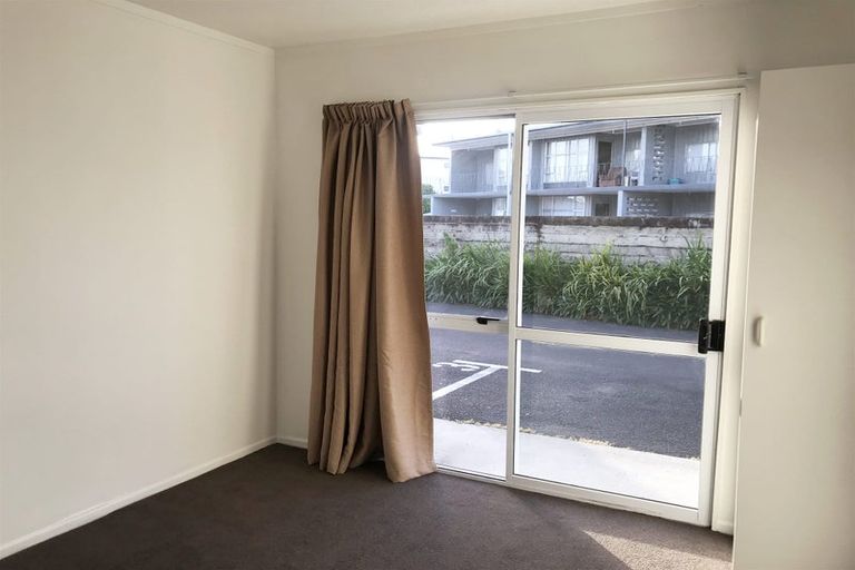 Photo of property in 2/3 Tralee Place, Hillcrest, Hamilton, 3216