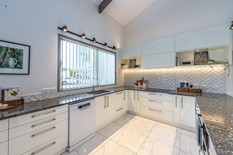 Photo of property in 8 Akepiro Place, Tawhero, Whanganui, 4501