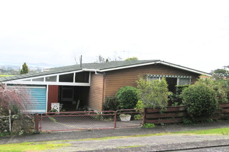 Photo of property in 24 Porter Crescent, Helensville, 0800