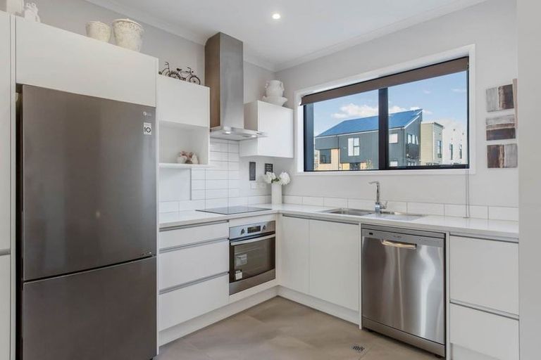 Photo of property in 20 Sidney Wallingford Way, Hobsonville, Auckland, 0616