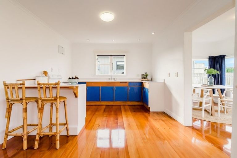 Photo of property in 6 Brendan Drive, Te Horo Beach, Otaki, 5581